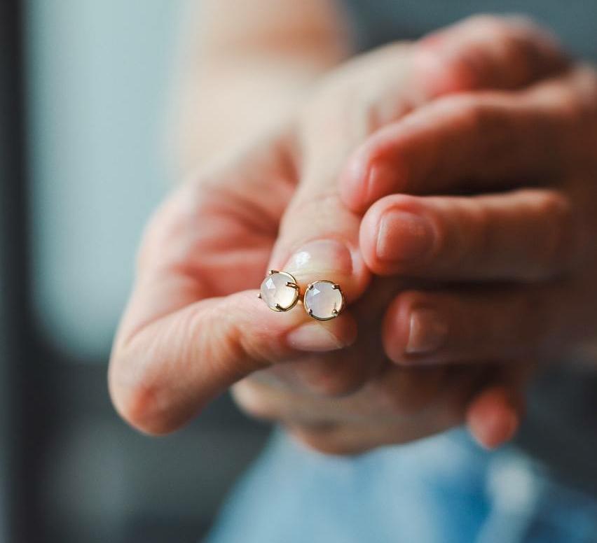 СЕРЬГИ > Серьги удлиненные с жемчугом купить в интернет-магазине