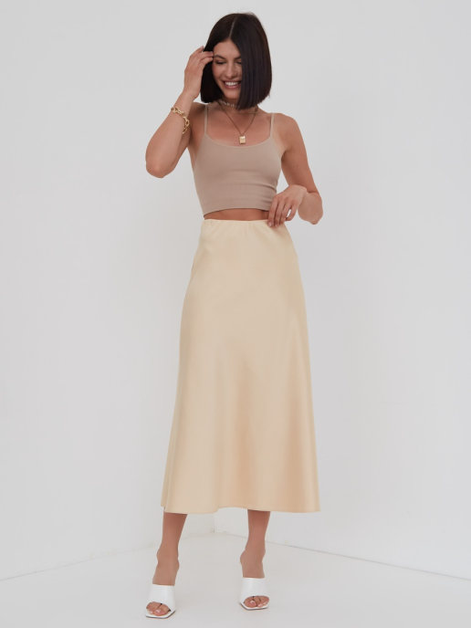 Атласная юбка: с чем носить и как выбрать правильный фасон?
