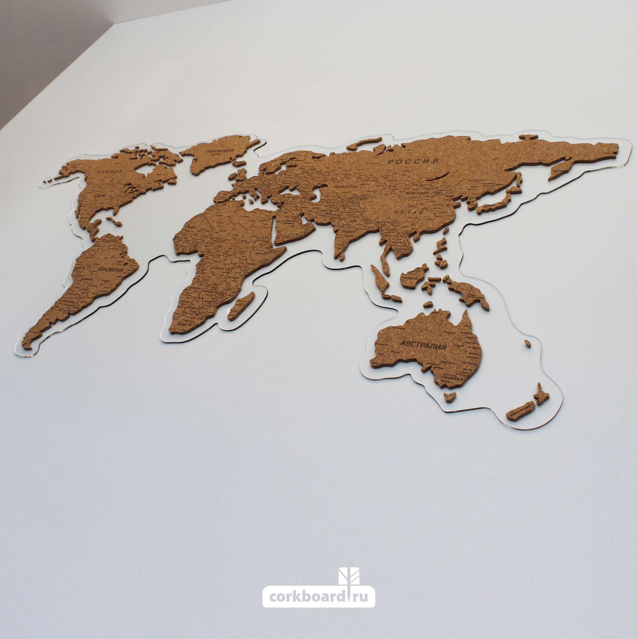 Пробковая карта мира на оргстекле