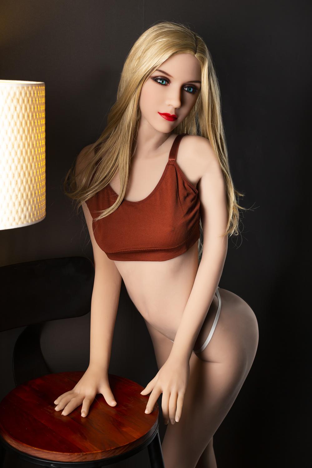 Реалистичная секс кукла HR Dolls из ТПЕ 166 см - delfina