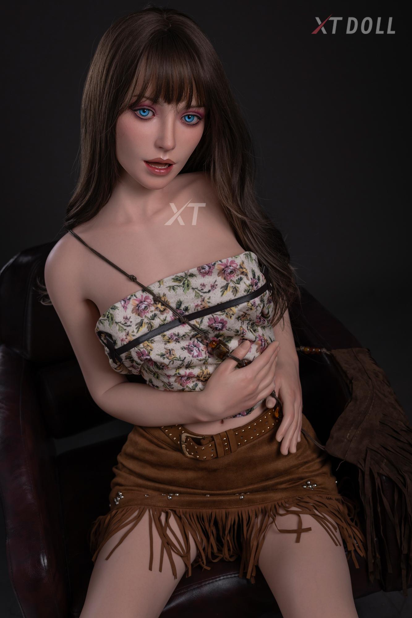 Реалистичная силиконовая / ТПЕ секс кукла  XT doll 161 см - Carey