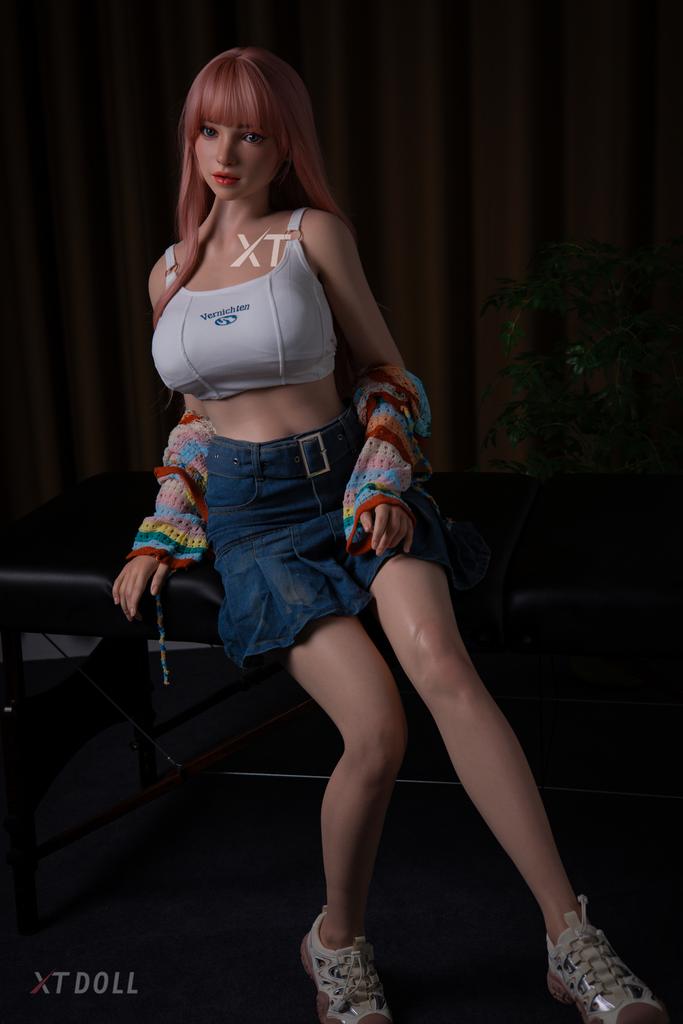 Реалистичная силиконовая / ТПЕ секс кукла  XT doll 165 см - Sophia
