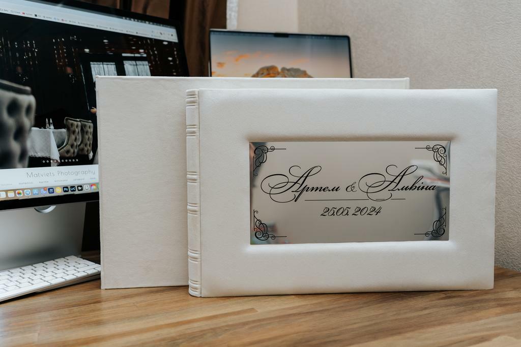 Фотокнига "Еліт +"   45х30 (20 розворотів)