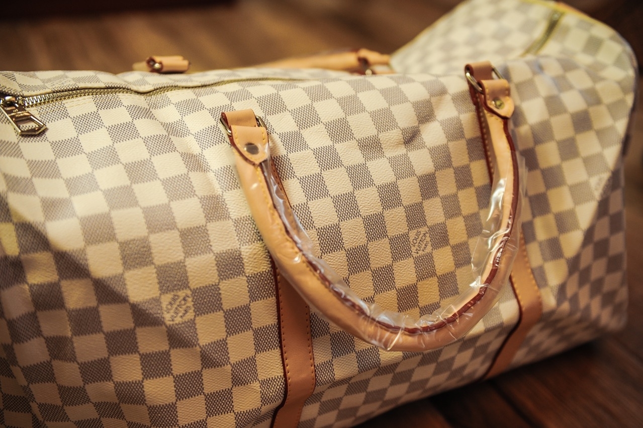 Купить большую дорожнюю сумку (чемодан) Louis Vuitton