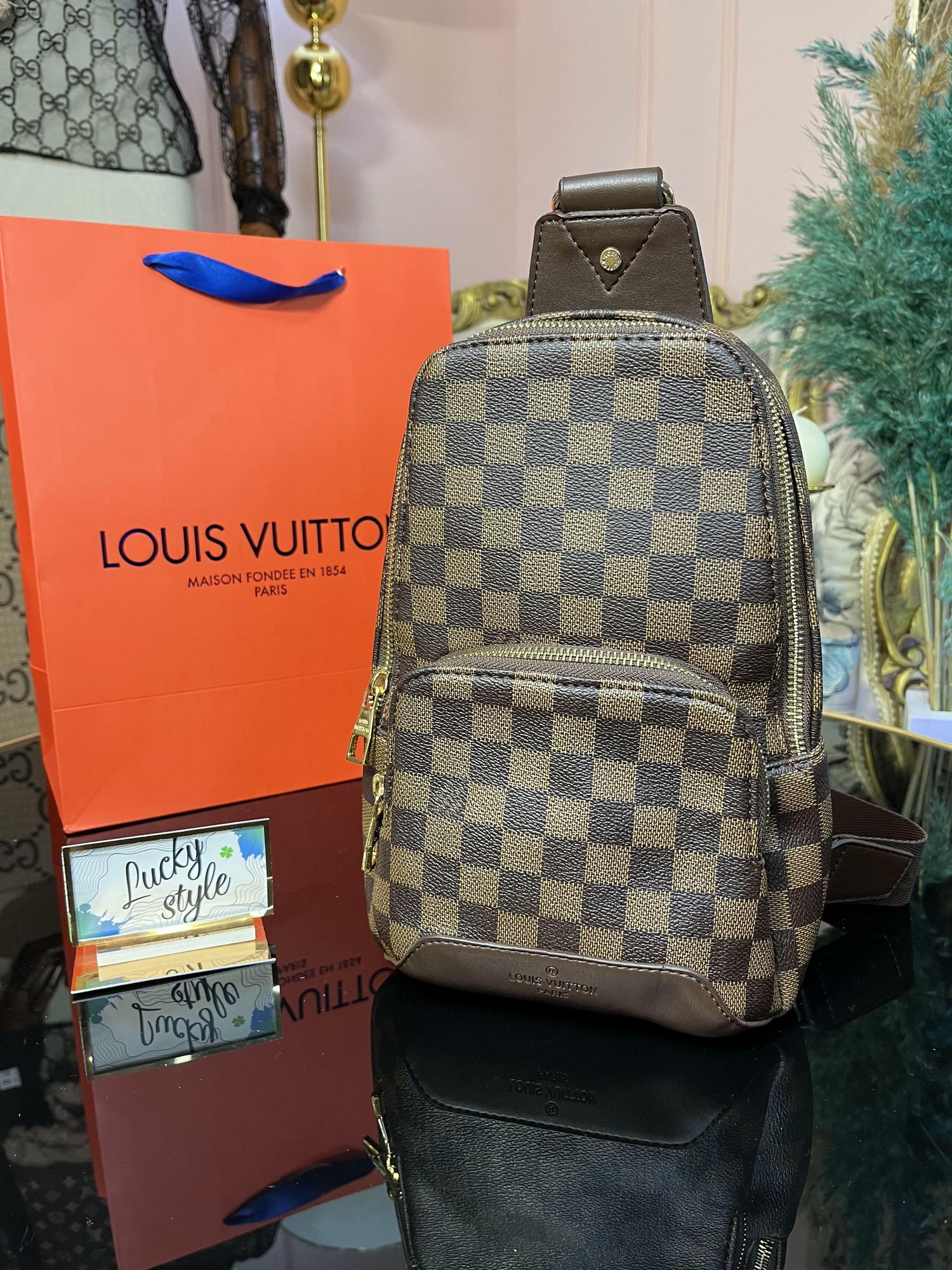 Сумка-слинг Avenue Louis Vuitton Luxe 1506