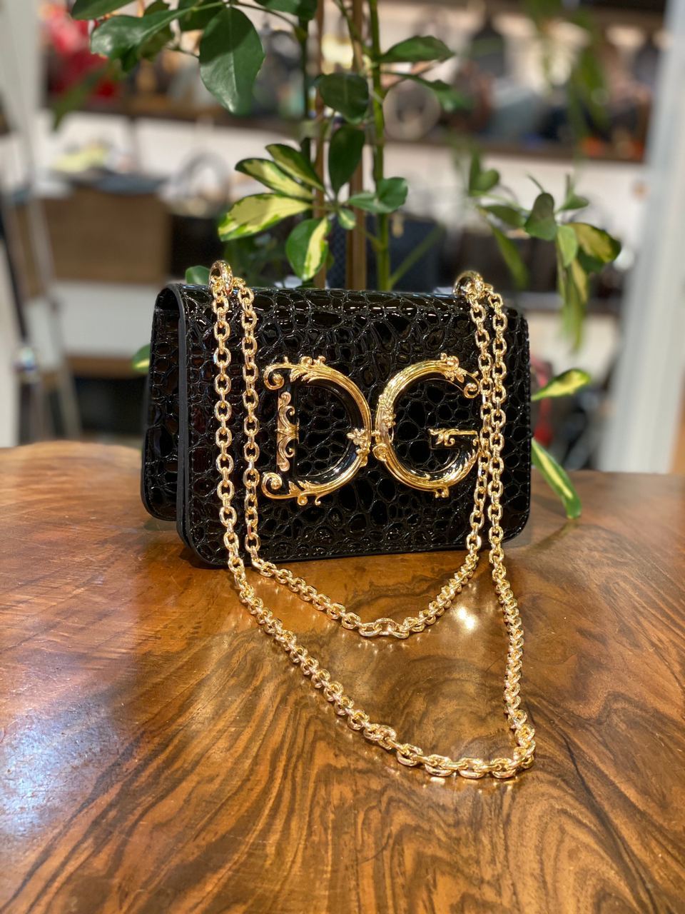 DG чёрная лакированная блестящая 51256