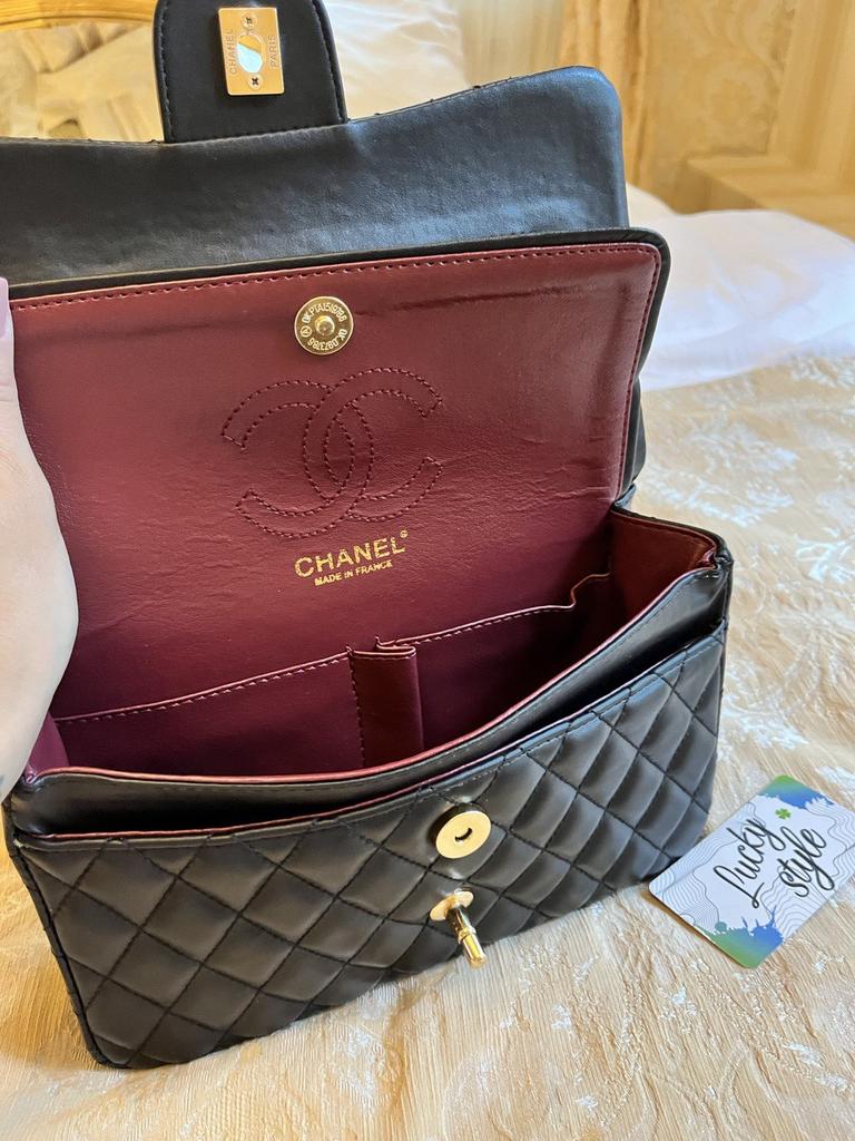 Сумки маленькі > Классика Chanel чёрная фурнитура золото 25 см