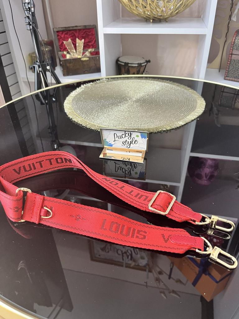 Съёмный ремень LV красный 60044