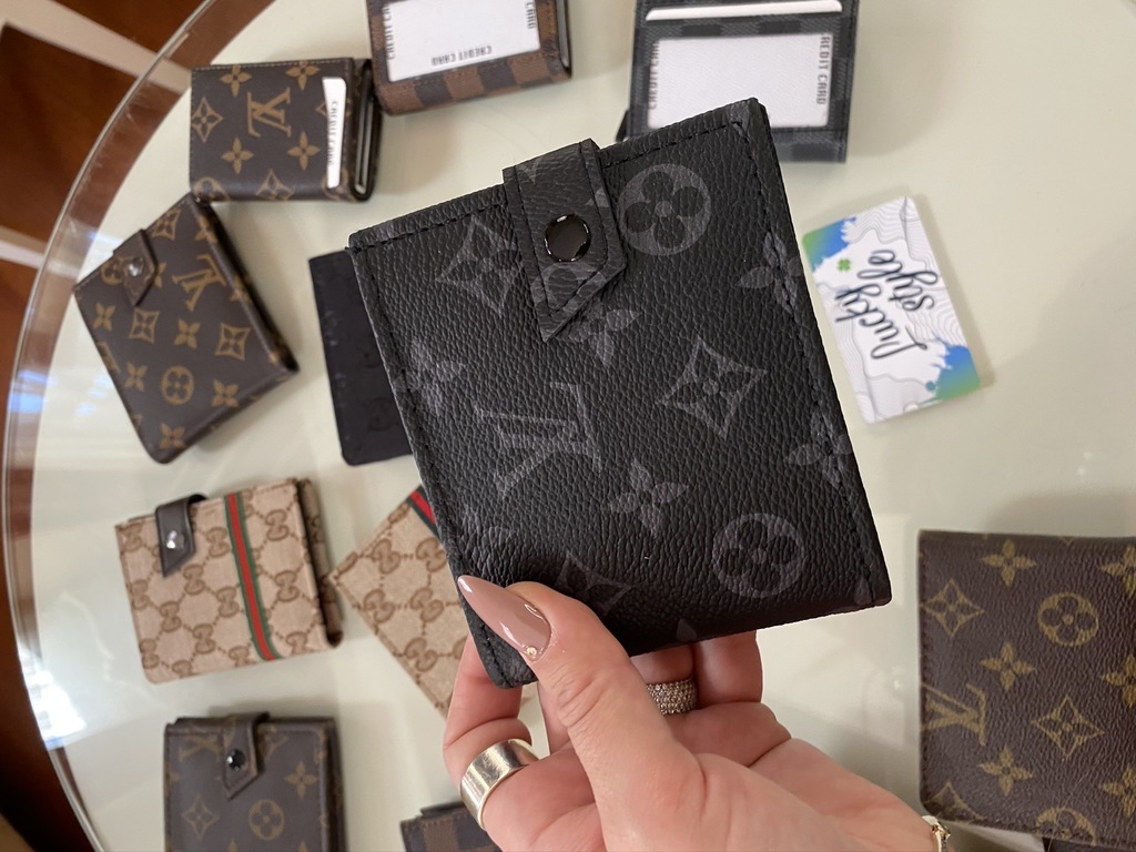 Портмоне Louis Vuitton  monogram серого цвета на кнопке 60108