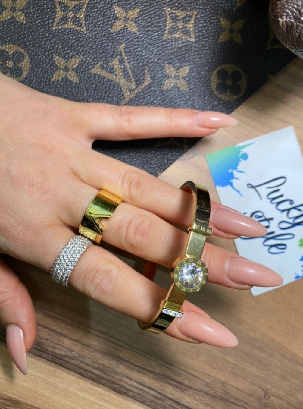 Браслет женский золотого цвета 51375