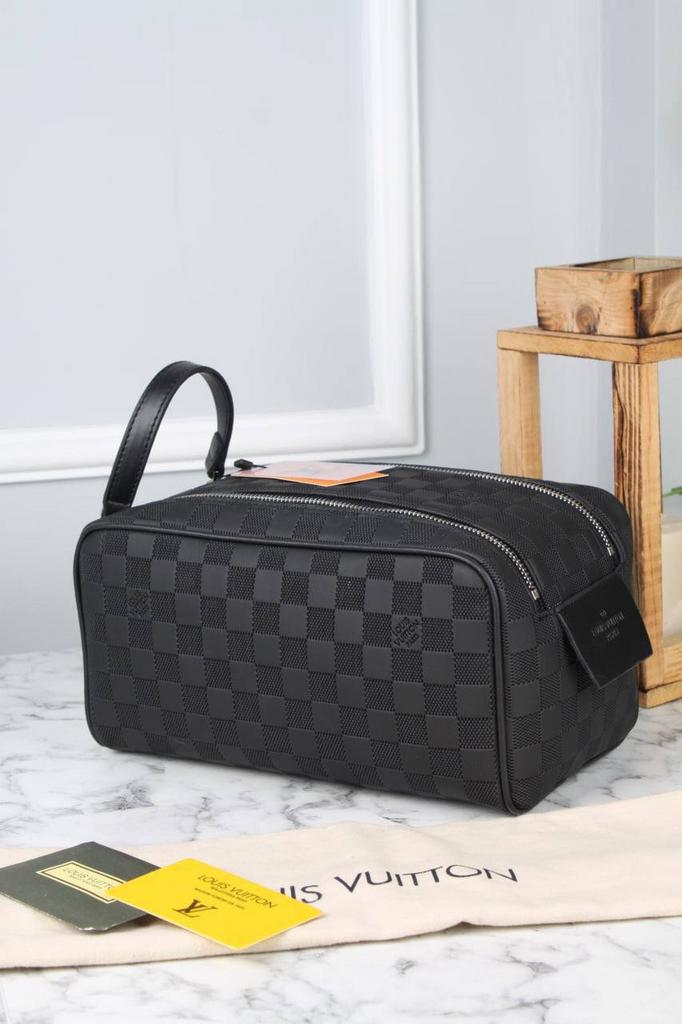 Барсетка клатч Louis Vuitton черного цвета 6008400