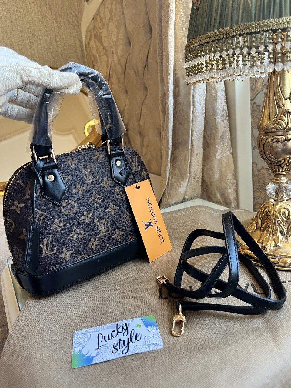 Сумки маленькие > LOUIS VUITTON - Alma BB лак мини 786724623 купити в  інтернет-магазині.