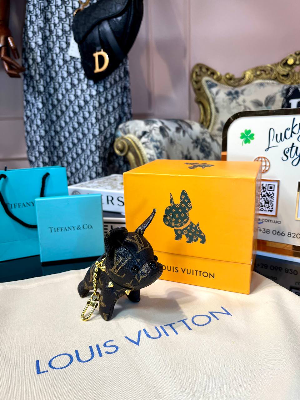 Louis Vuitton Dog Charm брелок 663245