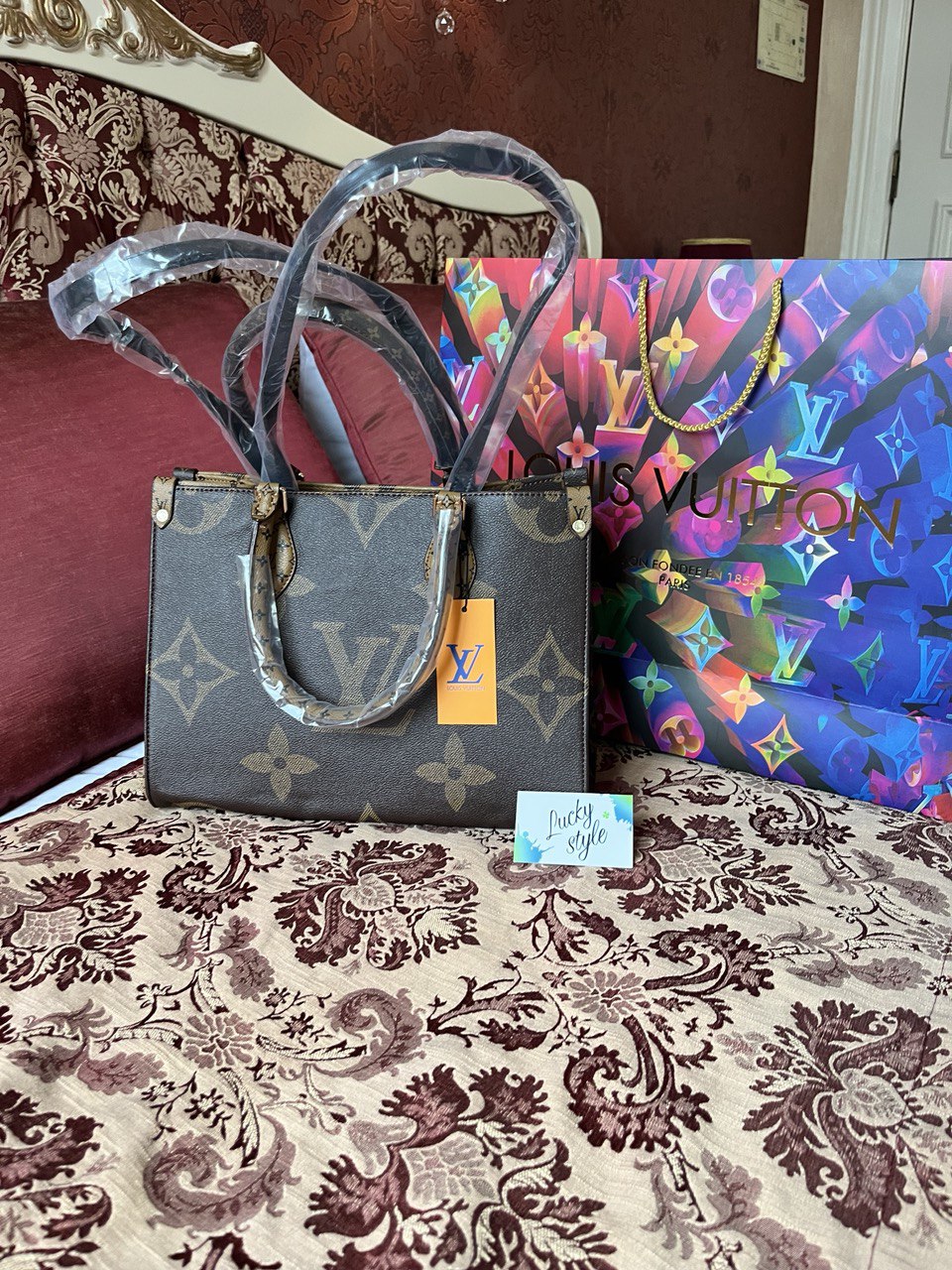 Двухсторонняя средняя LOUIS VUITTON - Onthego MM 656145124