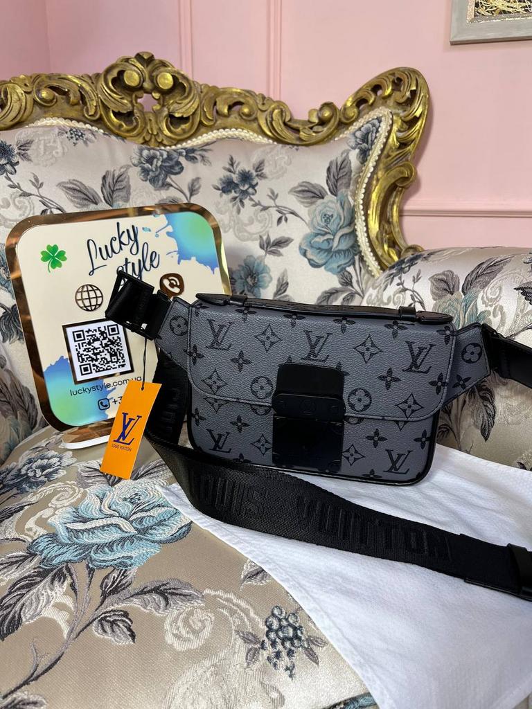 Мессенджер сумка LOUIS VUITTON - S Lock Sling Bag серый монограмм 4412556321