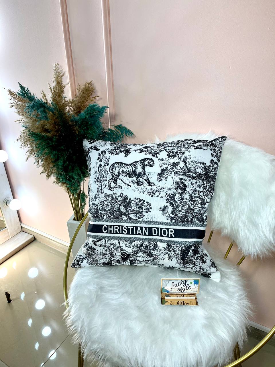 Подушка Christian Dior 965642