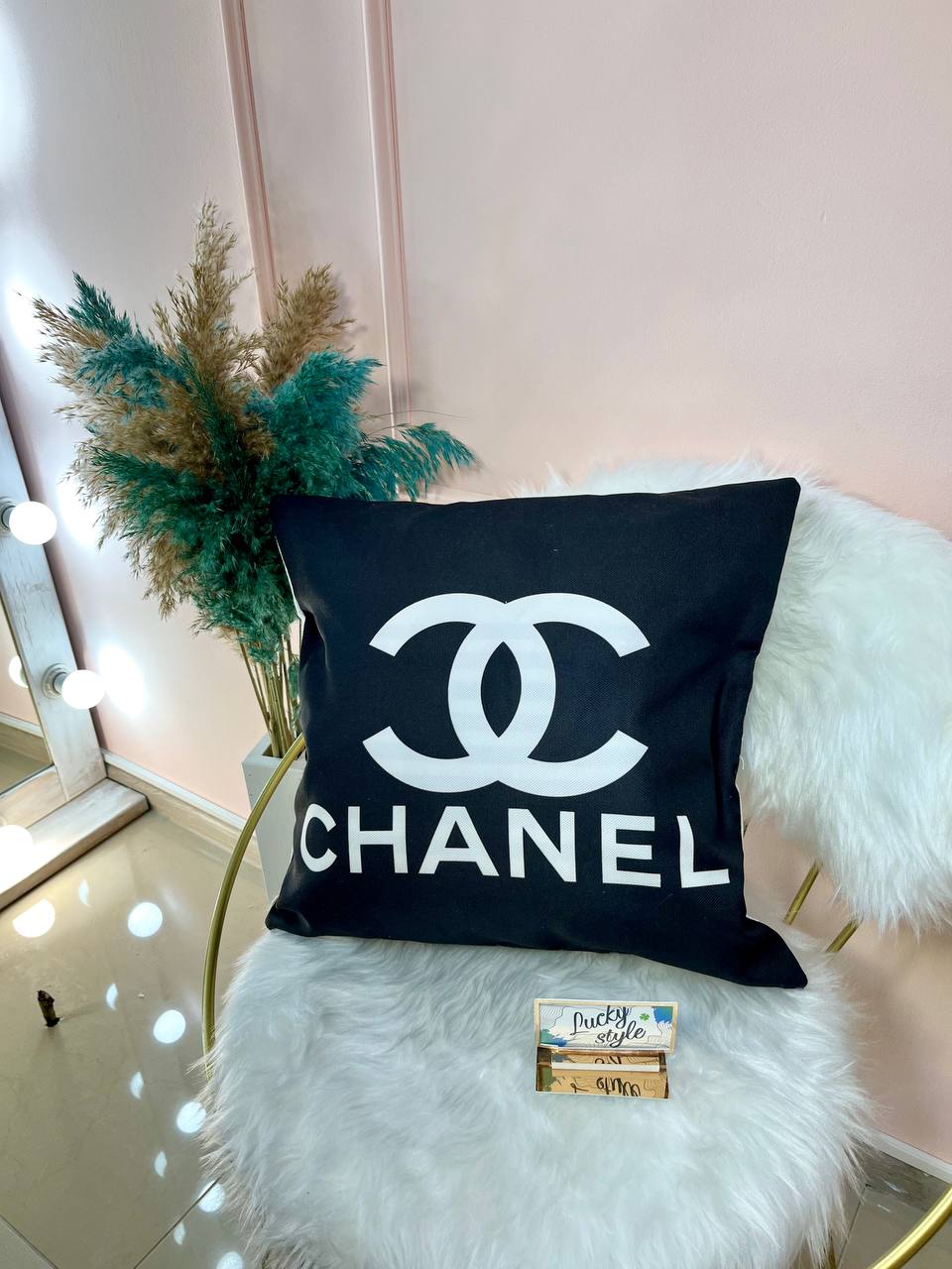 Подушка Chanel 854213
