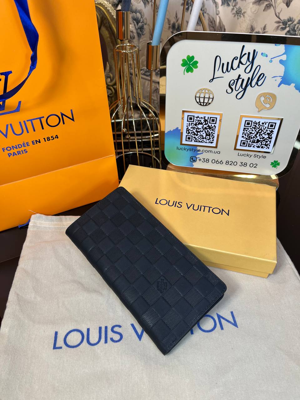 Обложка-кошелек Louis Vuitton чёрная шашка натуральная кожа 161549