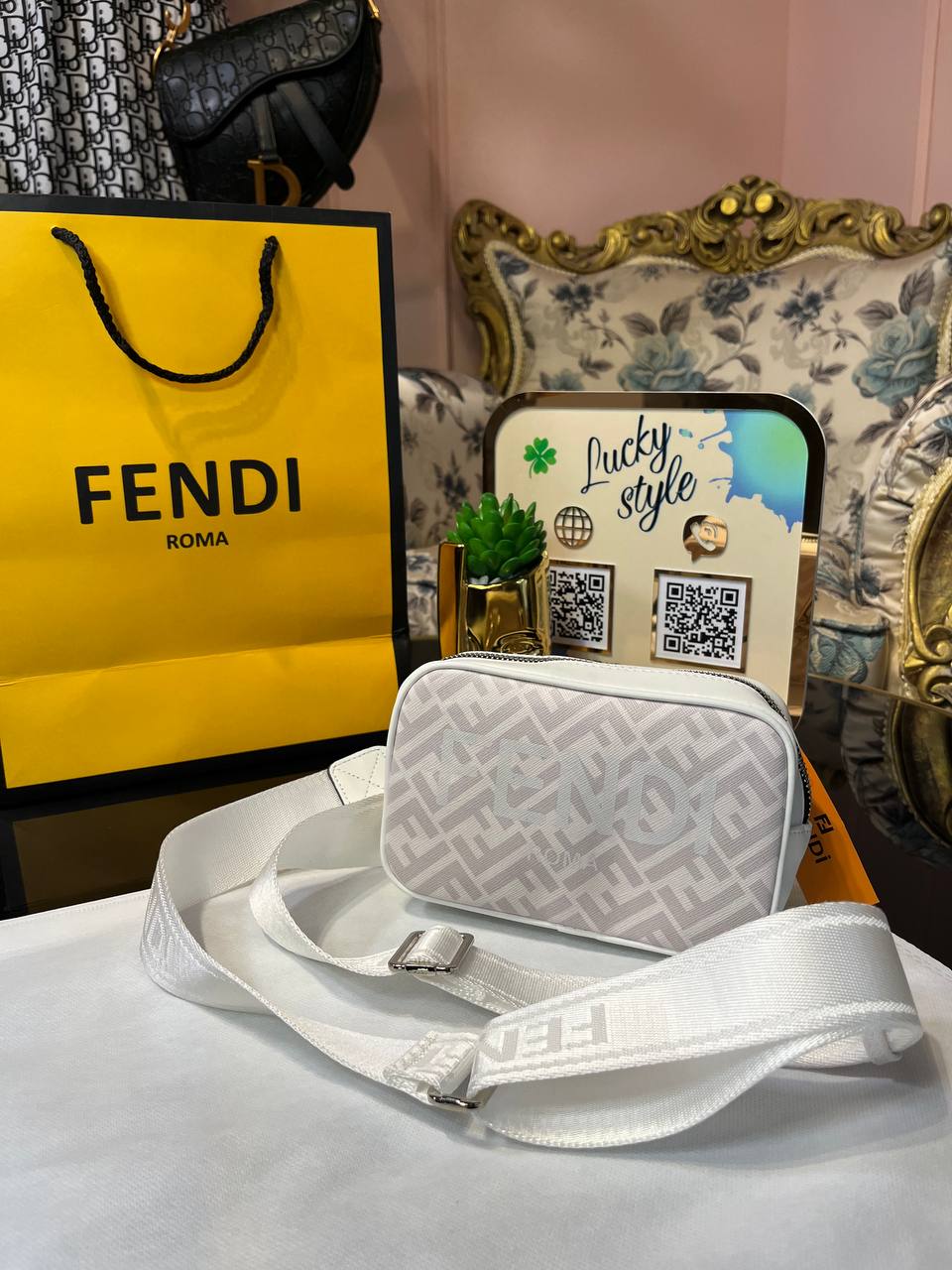 Сумка Fendi белая 95876