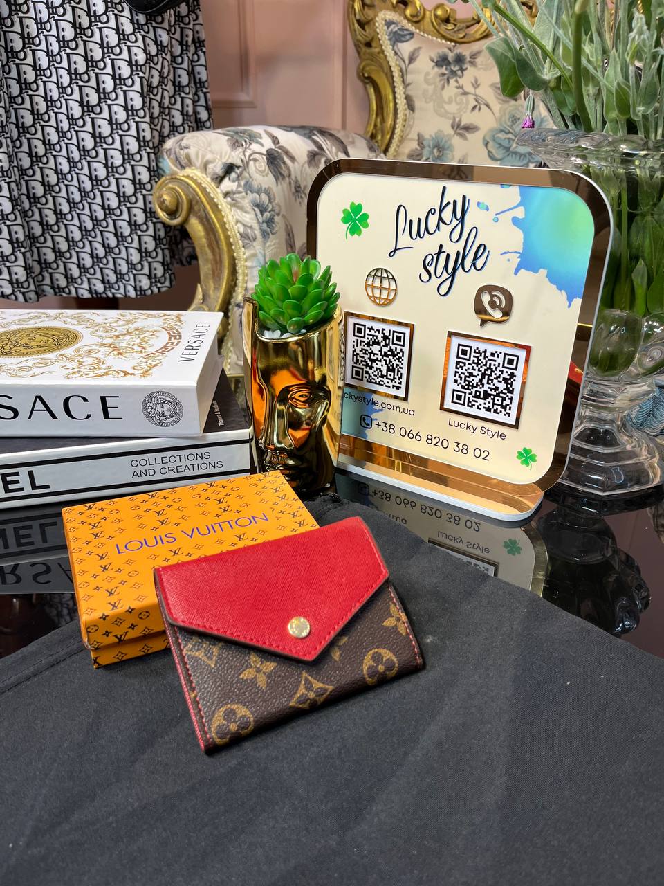 Кошелек Louis Vuitton Zoe коричневый монограмм с красной вставкой 95907