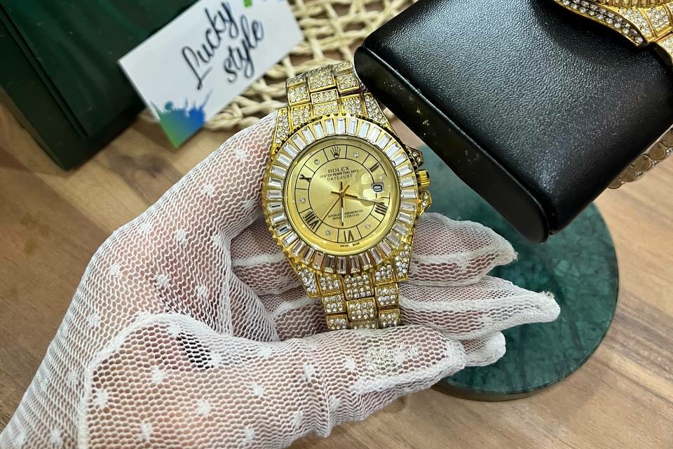 Девайс  желтое золото с камнями на батарейке 96079