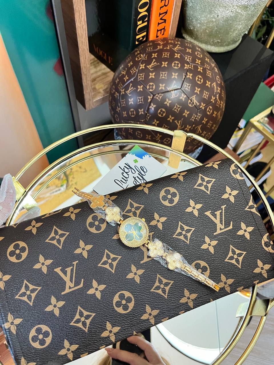 Девайс Louis Vuitton на батарейке 96084
