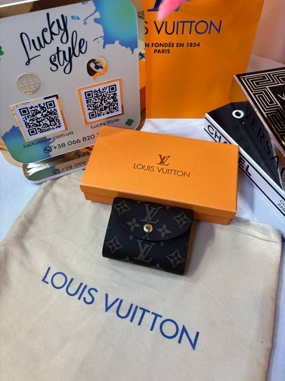 Кошелёк на кнопке натуральная кожа Louis Vuitton Helene с основой красного цвета + бренд коробка 96163