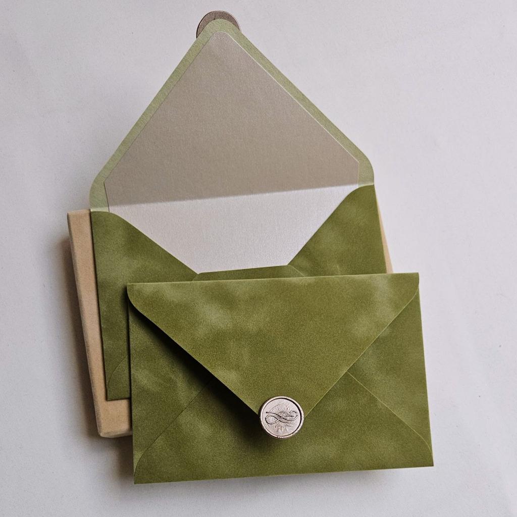 Конверт бархатний ОЛИВКА