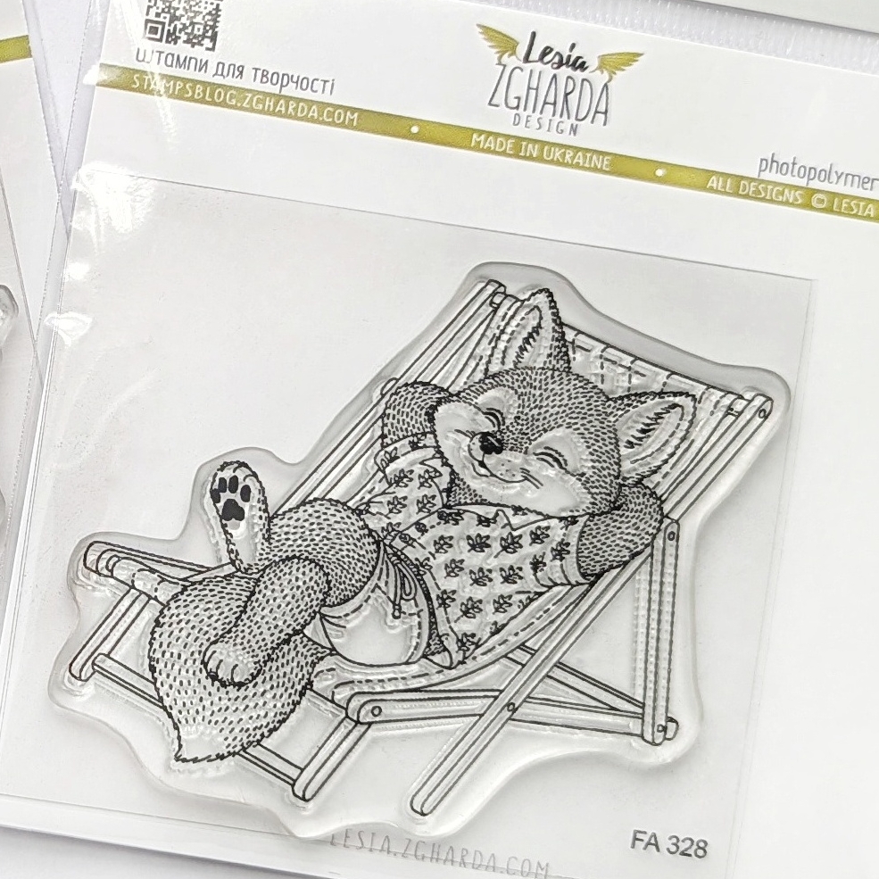 {FA328} Stamp “Chill Fox on a Deck Chair”