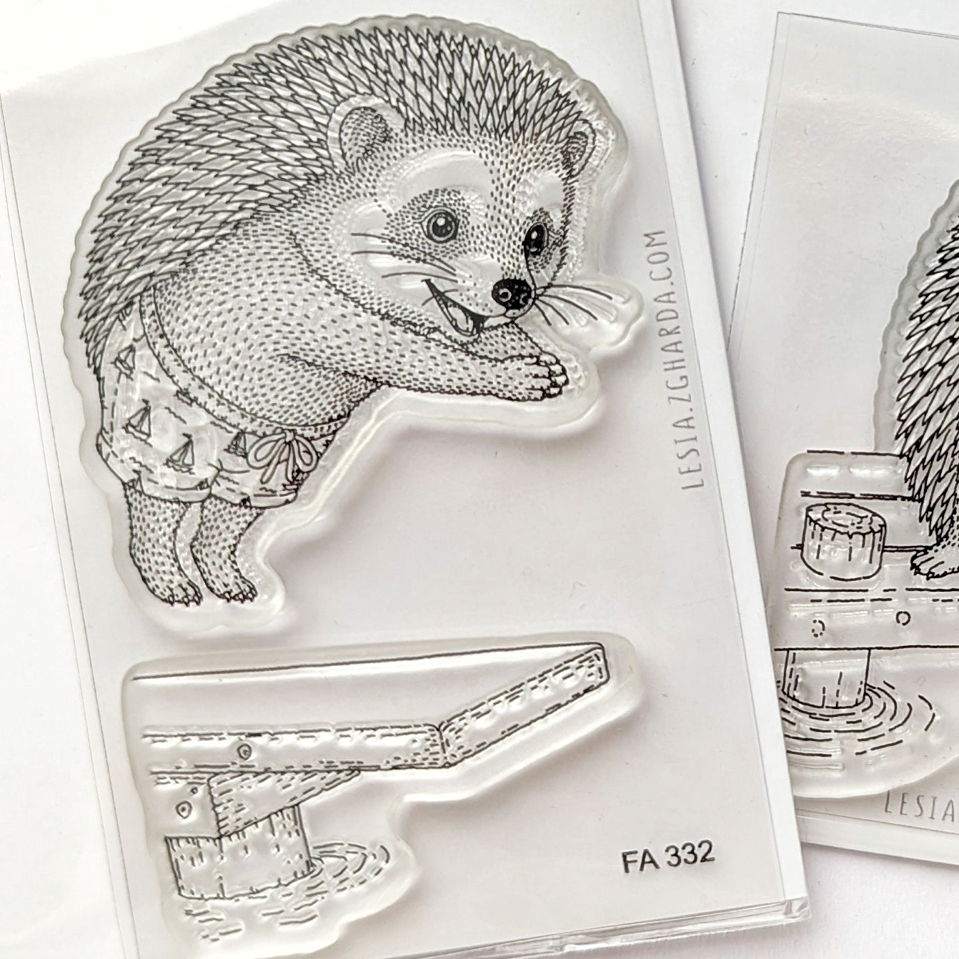 {FA332} Stamp Set “Hedgehog Jump from the Diving Board”