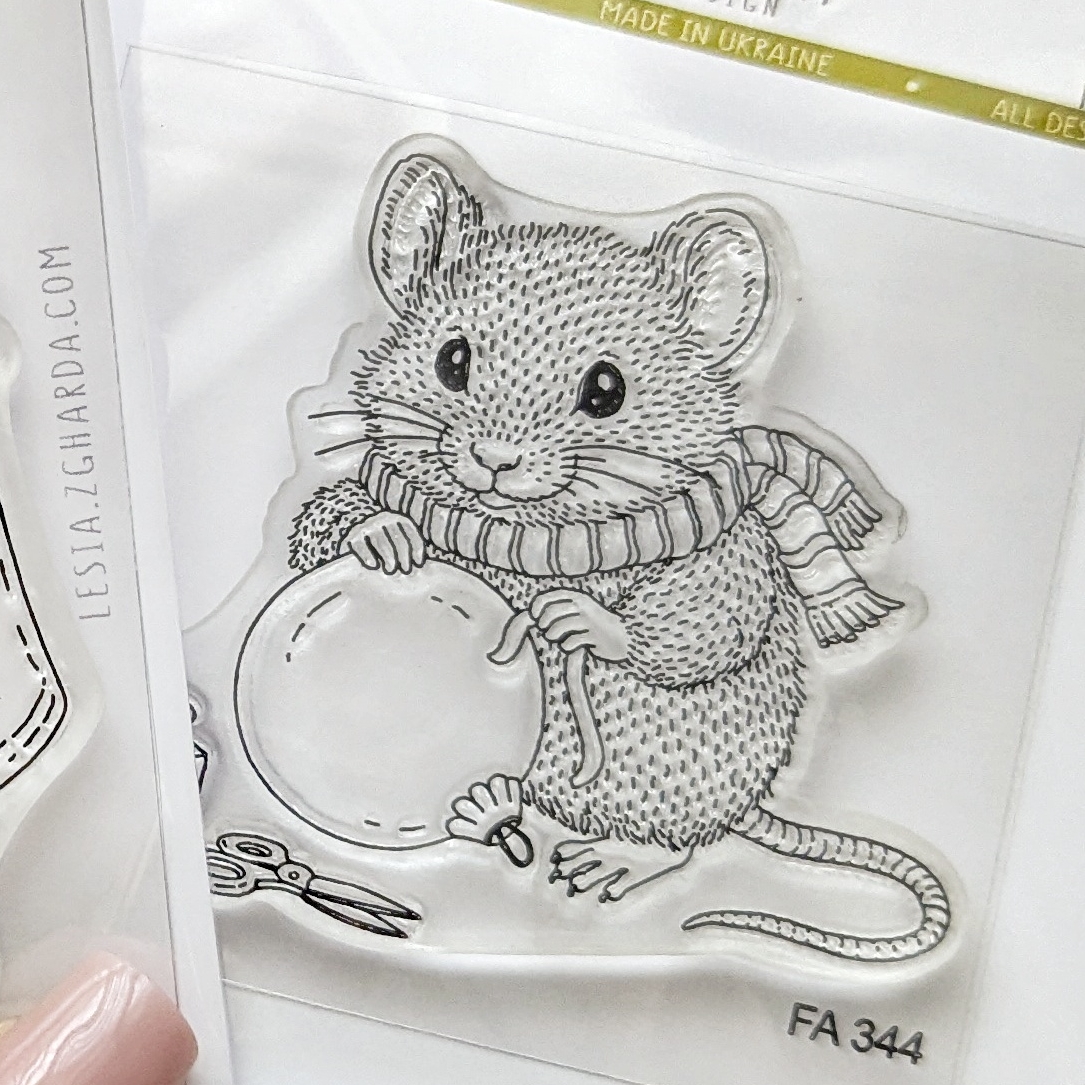{FA344} Stamp “Mouse with Christmas Presents”