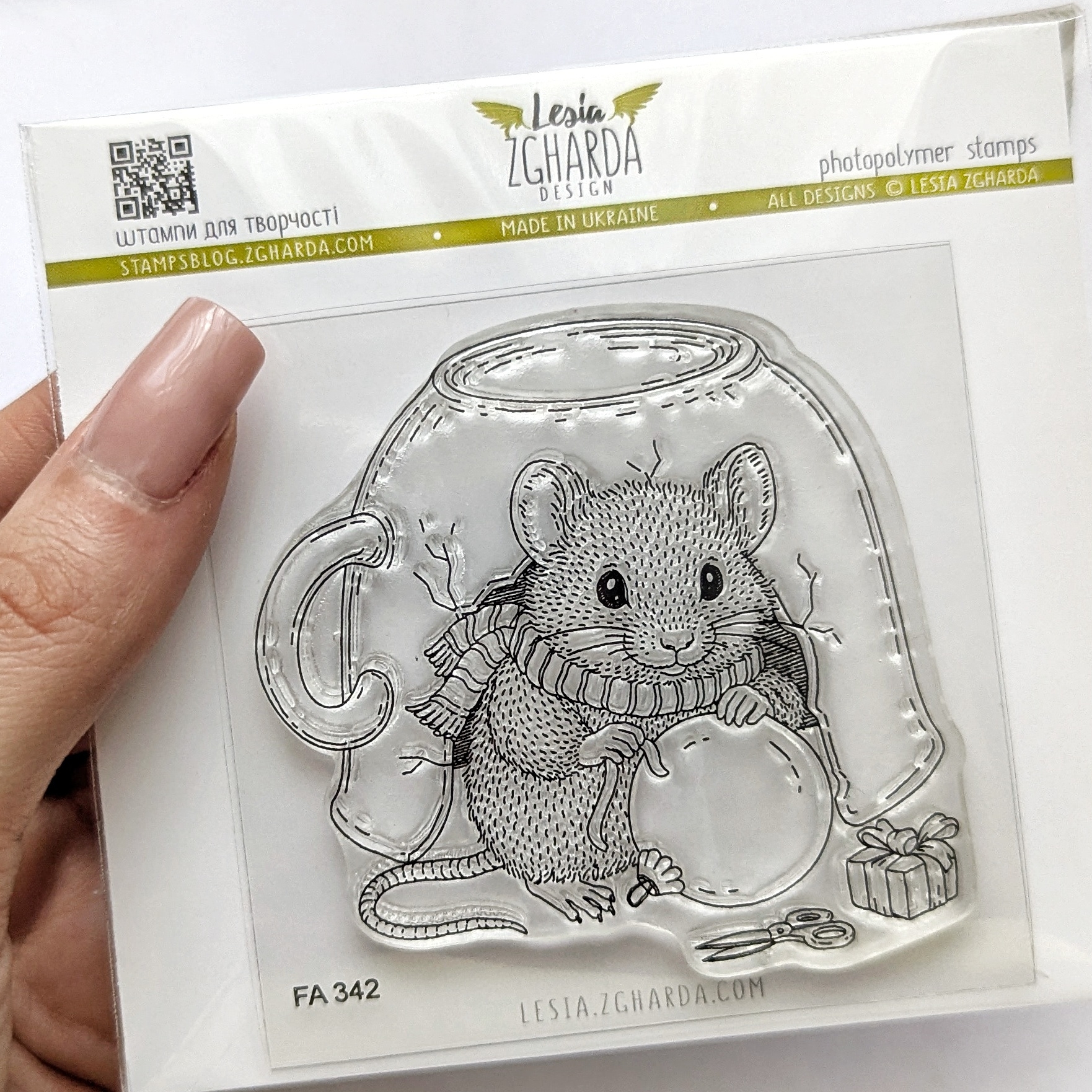{FA342} Stamp "Mouse by the Burrow Mug"