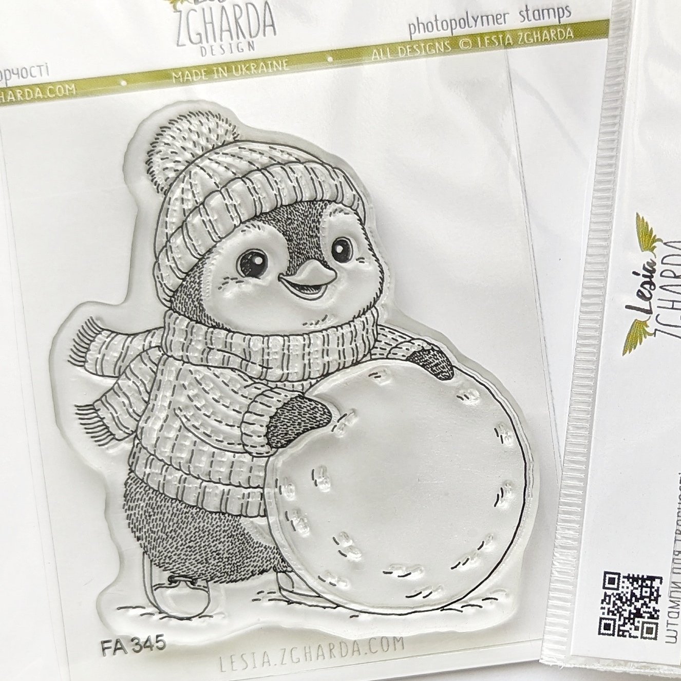{FA345} Stamp “Cute Penguin with a Snow Globe”