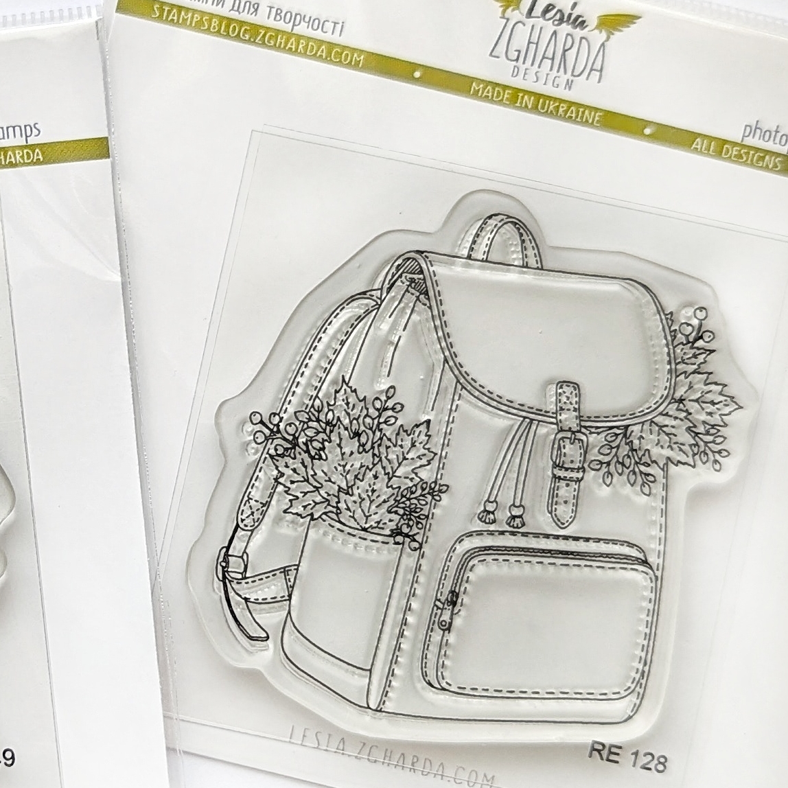 {RE128} Stamp “Backpack of Autumn Leaves”