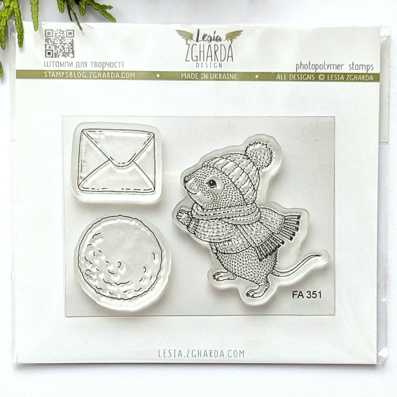 {FA351} Stamp Set "Little Mouse with Envelope and Snowball"