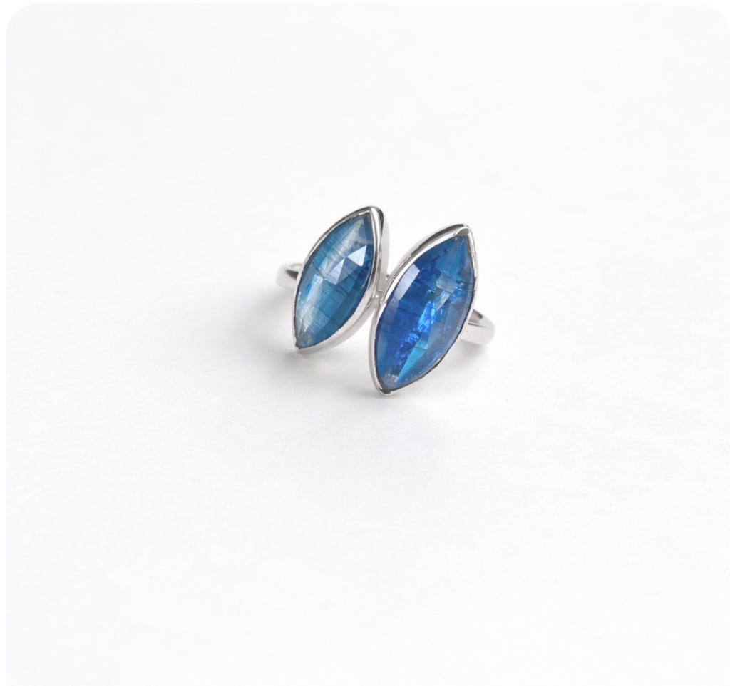 Bague avec kyanite réglable