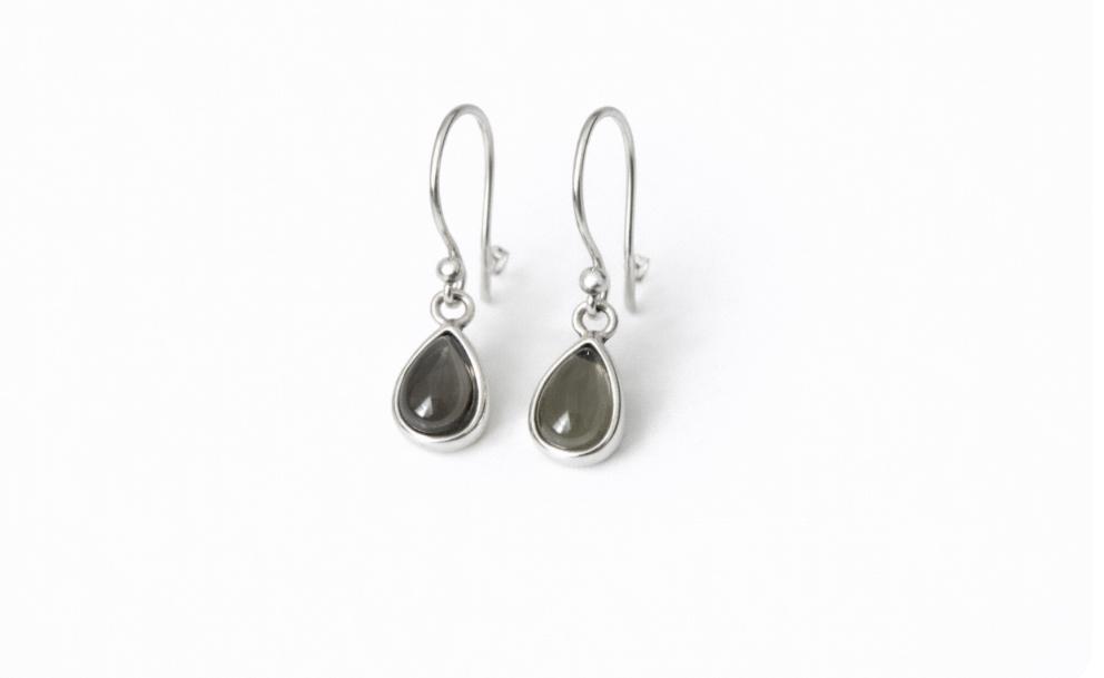 Boucles d’oreilles créoles avec topaze fumée goutte