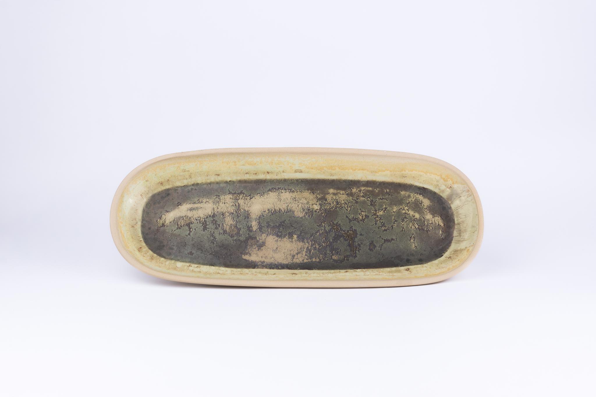 Serving plates