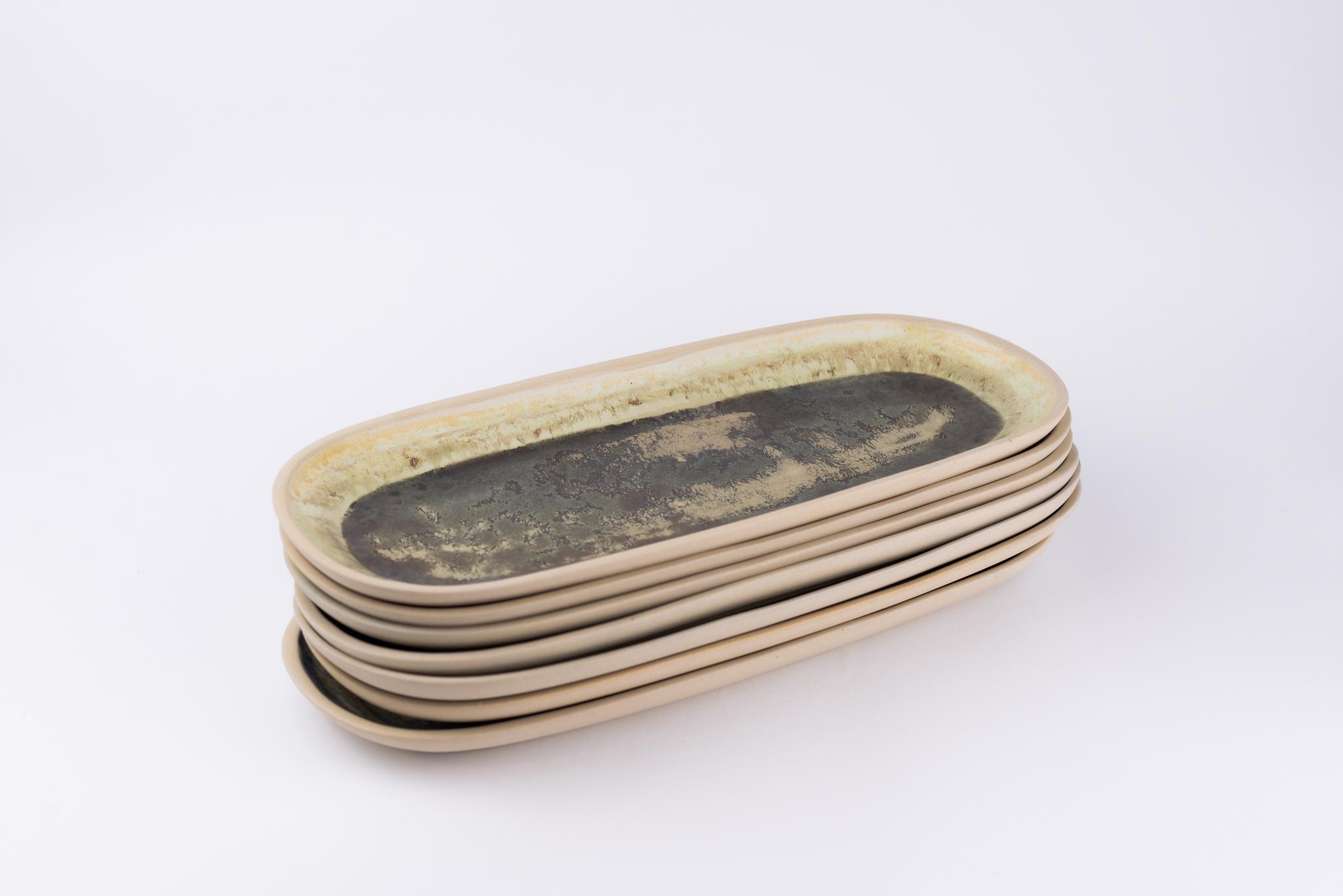 Serving plates