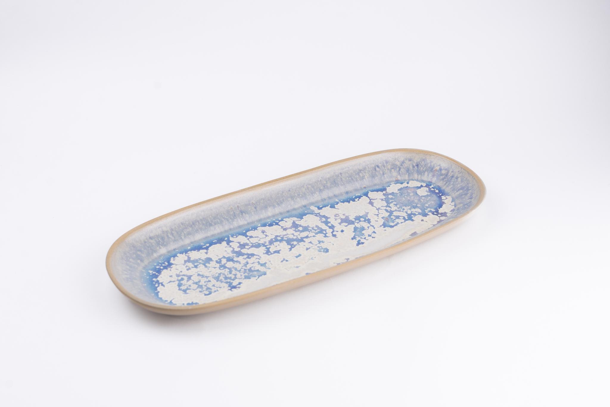 Serving plates