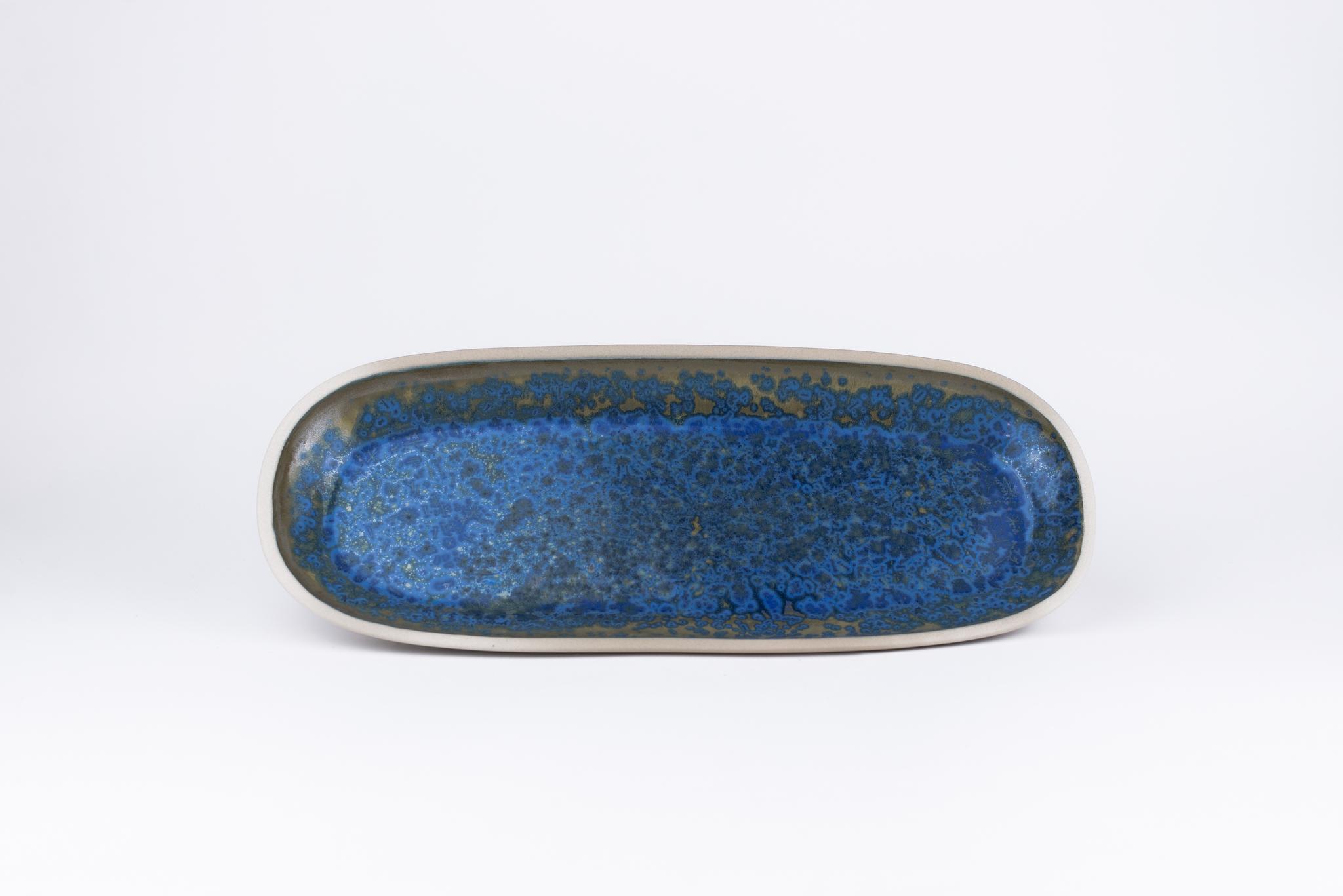 Serving plates