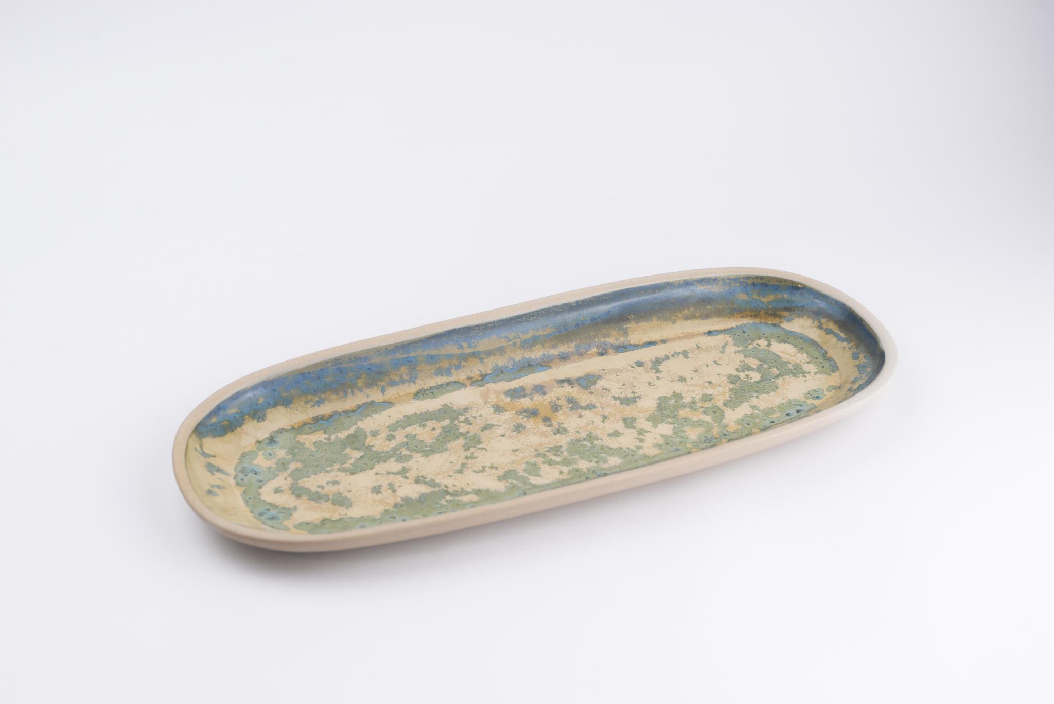 Serving plates