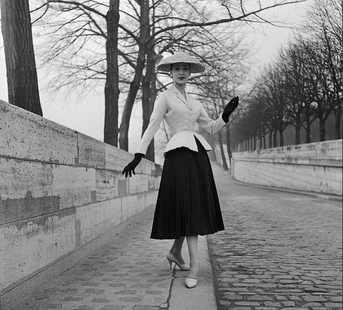 МЕРОПРИЯТИЯ > HAUTE COUTURE. ЛЕГЕНДЫ И ЛИЧНОСТИ. CHRISTIAN DIOR: ОТ  КЛАССИКИ ДО ДЕКОНСТРУКЦИИ 24/12/16 купить в интернет-магазине