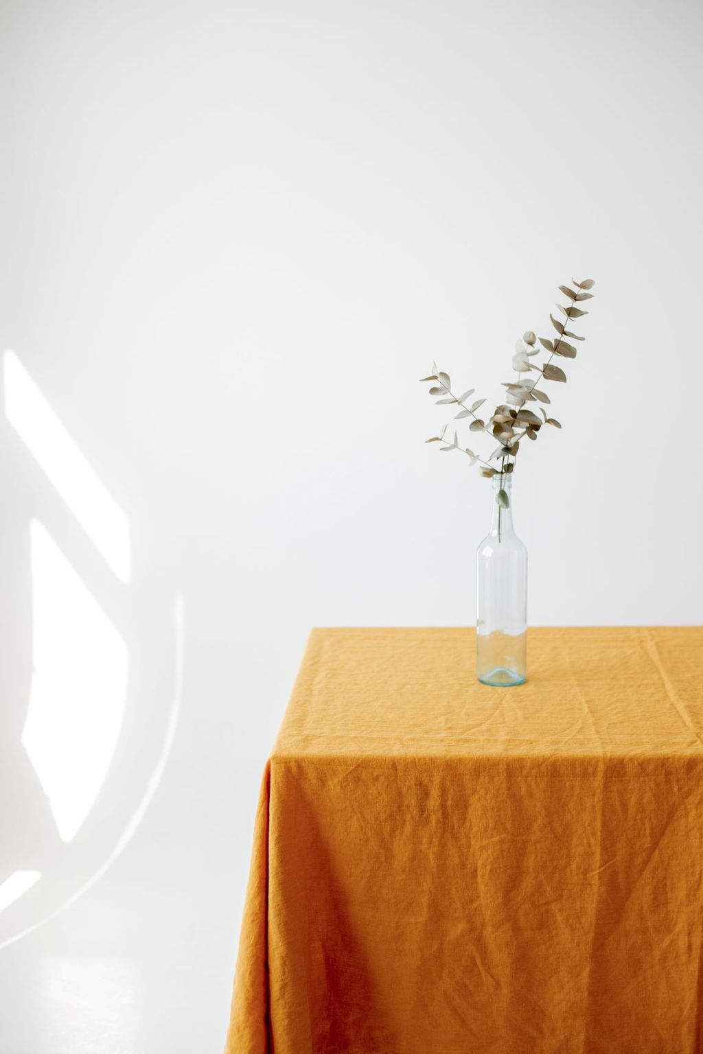 Скатертина з льону у помаранчевому кольорі "Шафран"