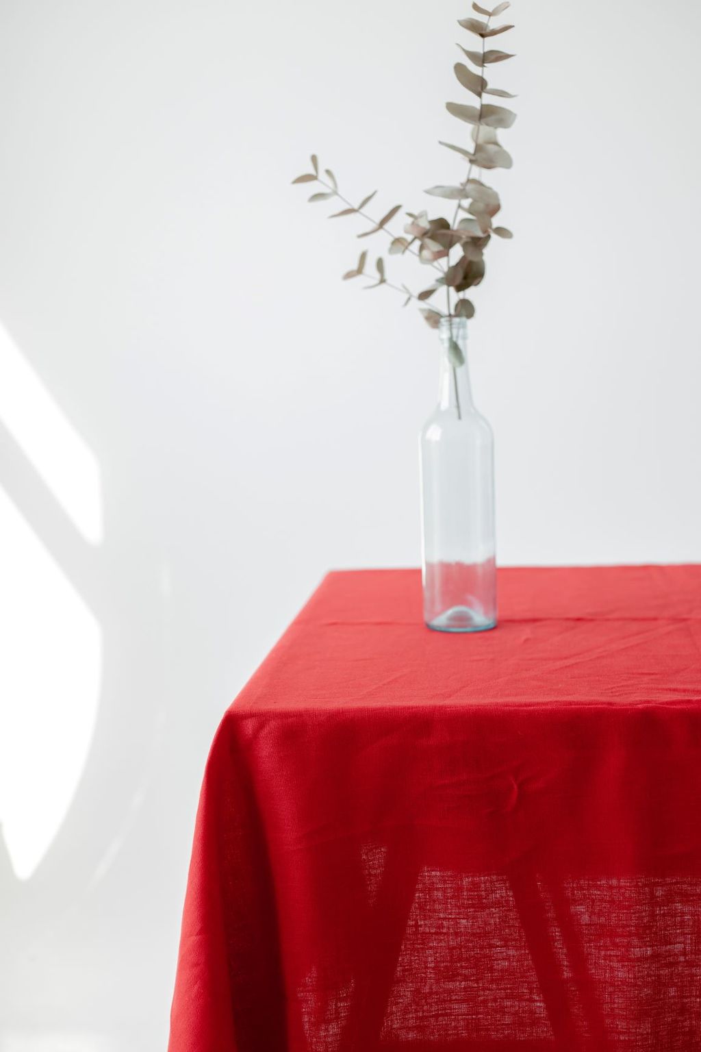 Скатертина з льону у червоному кольорі "Поле маків"