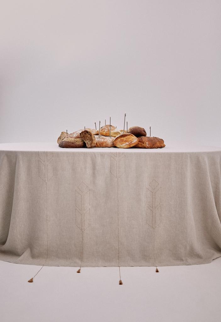 Скатертина з льону з машинною вишивкою. Колекція "Колоски"
