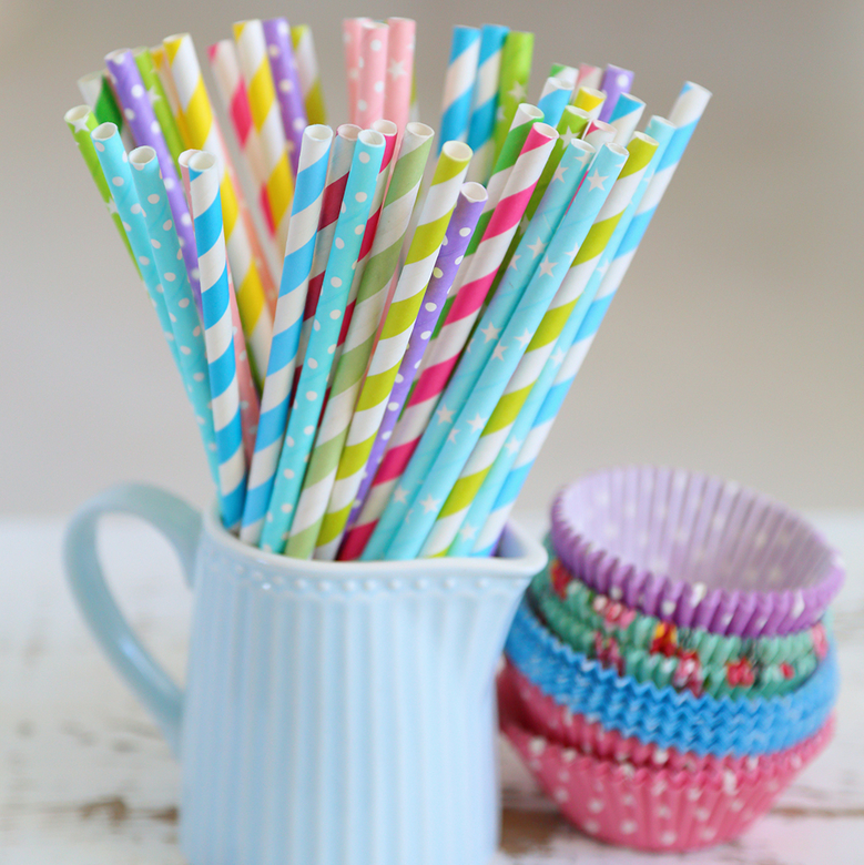 Трубочки бумажные сиреневые в горошек 10шт.