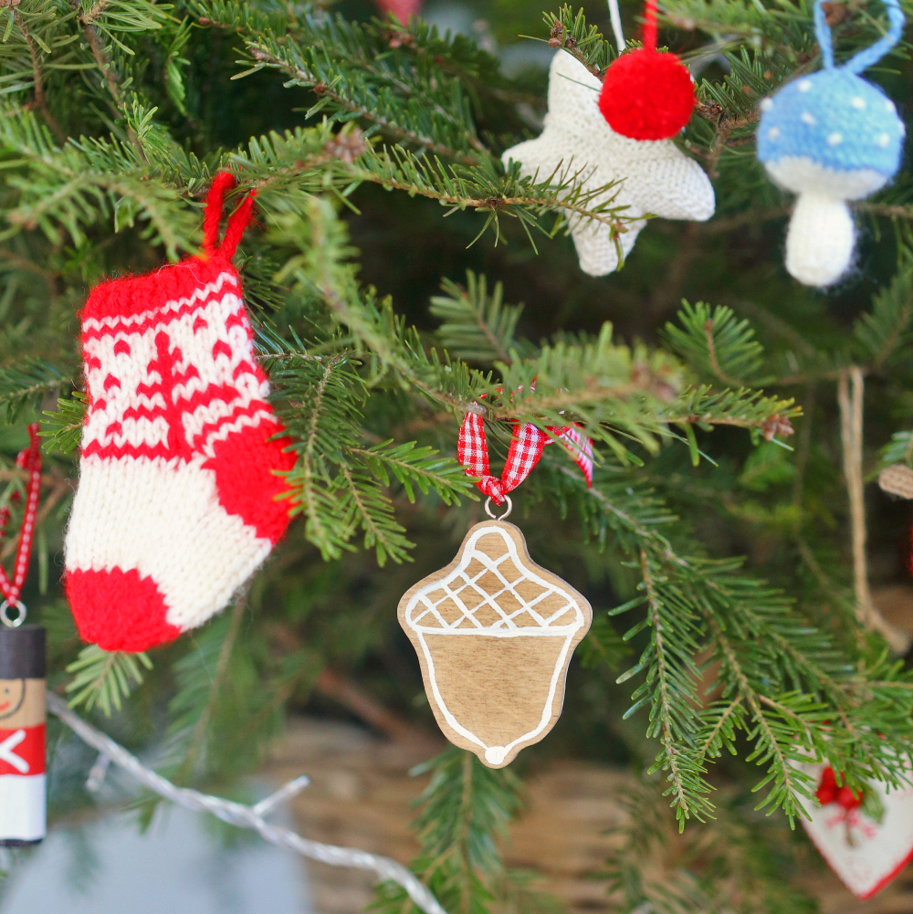 Підвіска дерев'яна "Жолудь-пряник" DreamWood