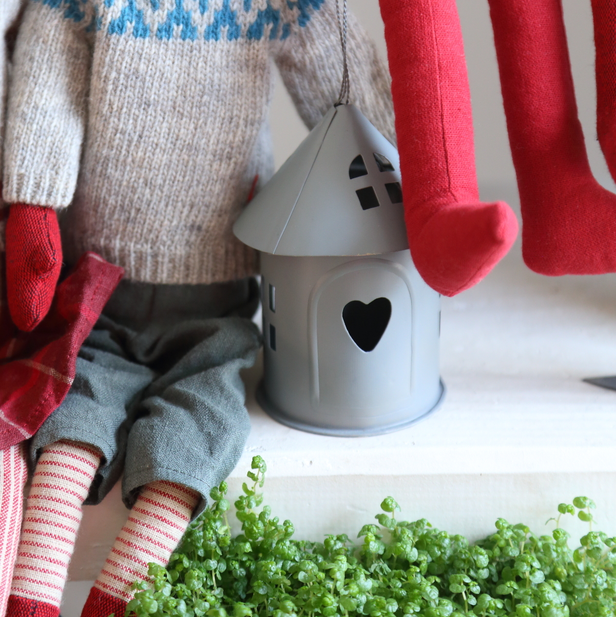 Підсвічник-будиночок 11см металевий Madleys