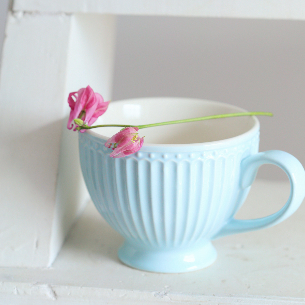 Чашка керамічна 350мл на ніжці Alice Pale Blue GreenGate